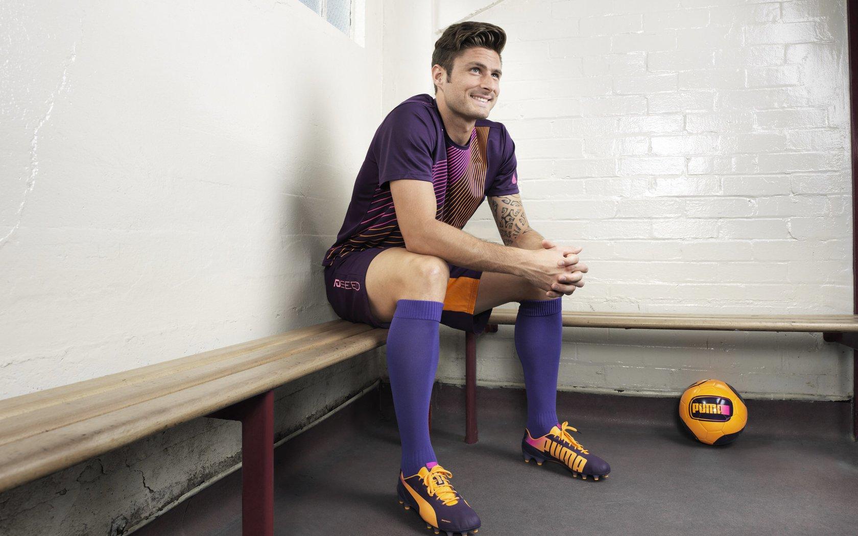 火花半场领先风暴8分 莎巴莉12分库珀10分定基调