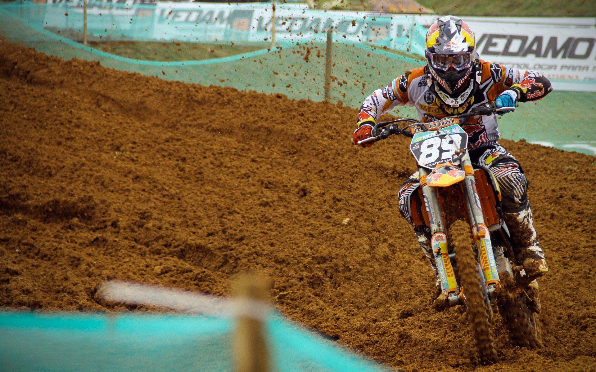 狼队新星埃米利奥·巴拉德-马修斯正式签下首份职业合同