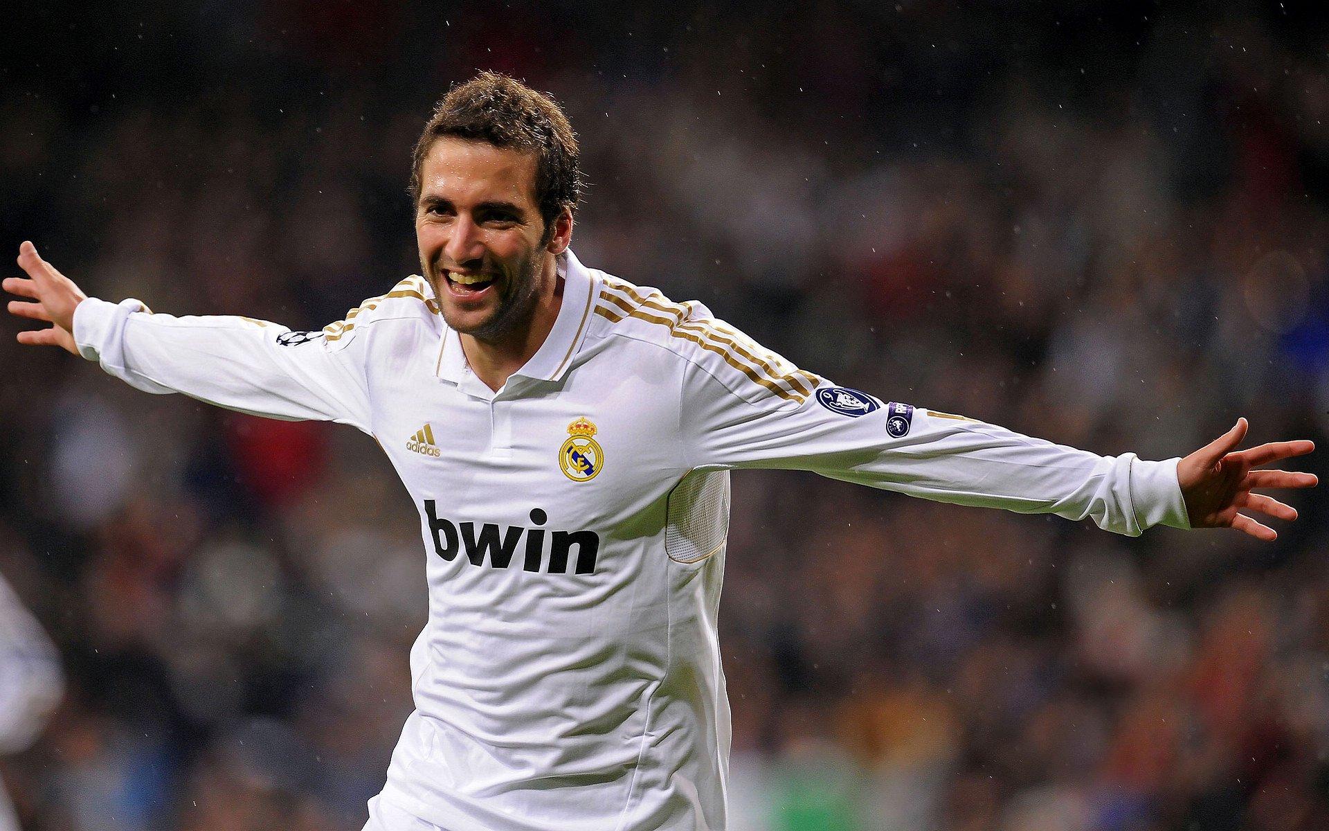 穆尼尔专访，拒绝梅西接班人标签，专注书写自己的足球故事